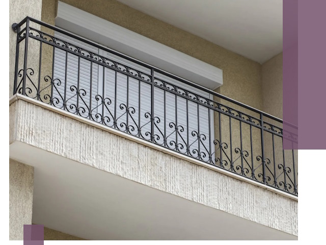 Балконные ограждения из металла и стекла в Волжском для домов